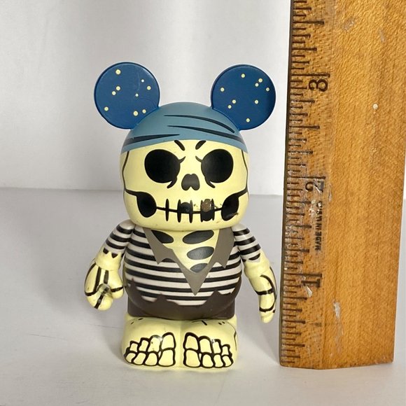 Disney Vinylmation Skeleton Pirates of the Caribbean Series 1 Signed 3in Figure - Picture 7 of 8